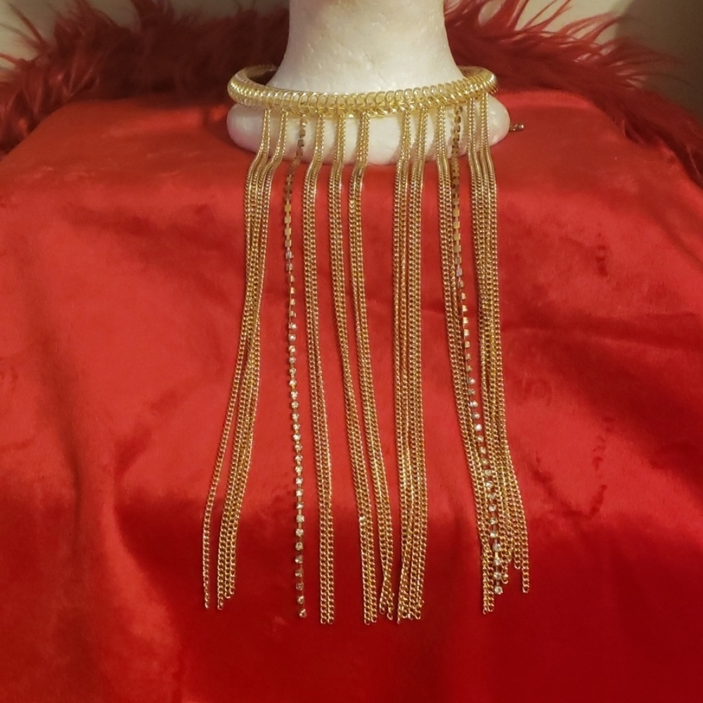 Gold choker with multiple chains
